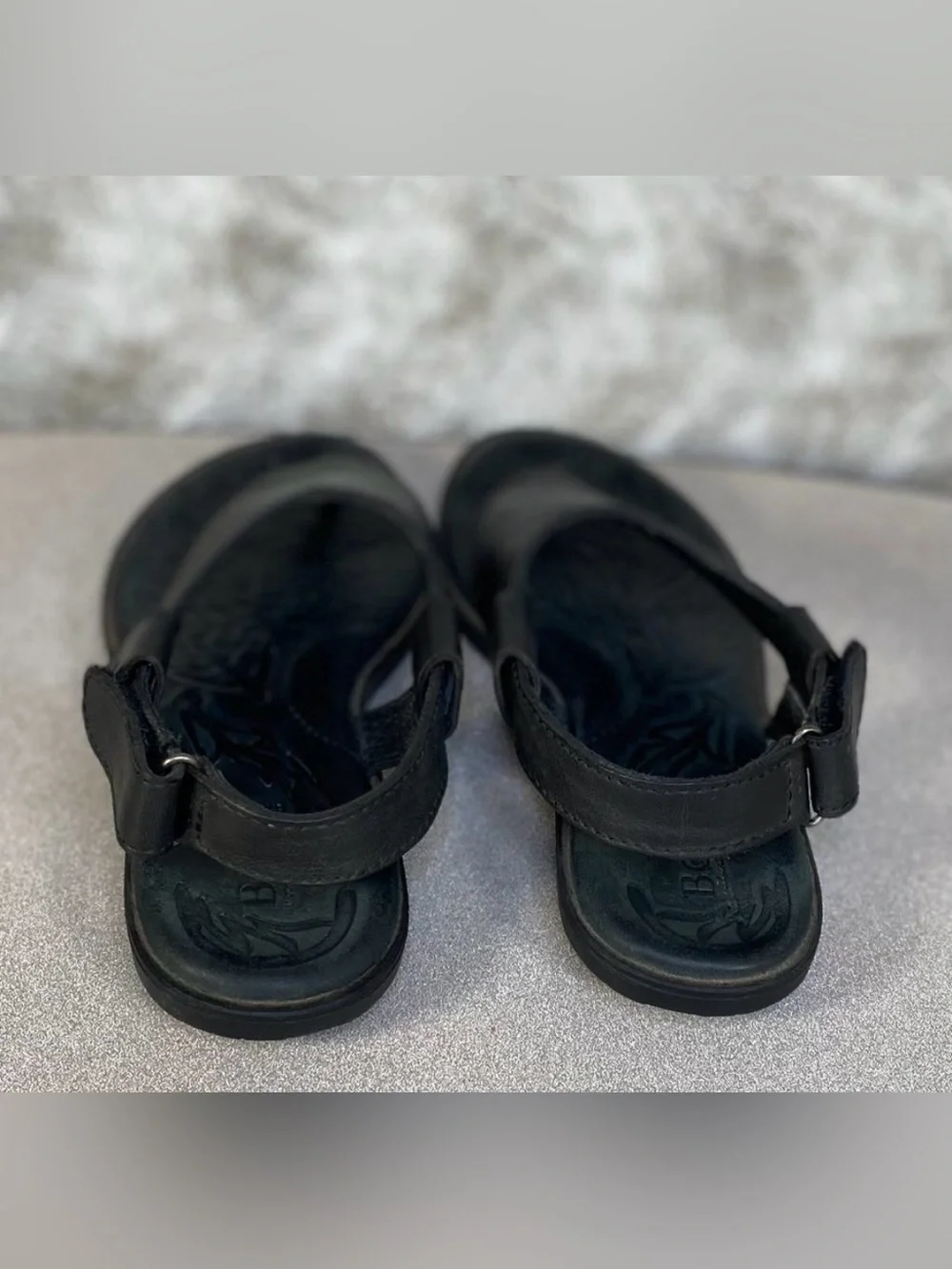 Born Black Leather Thong Style Adjustable Back Strap Sandals Size 6